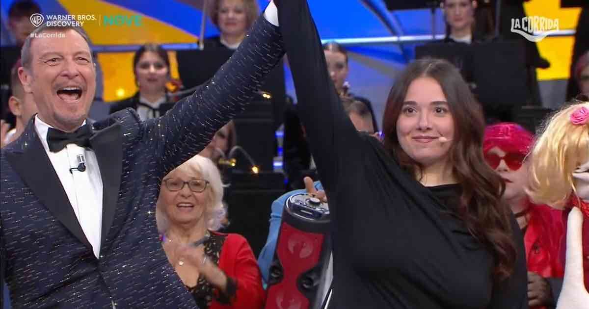 Federica Uliano vince La Corrida, la 24enne che lavora in un fast food commuove tutti con l’Hallelujah: “Dedicato alla mia mamma, il destino è stato crudele con lei”