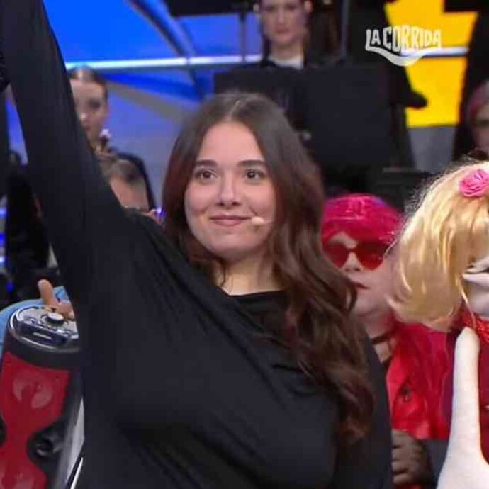 Federica Uliano vince La Corrida, la 24enne che lavora in un fast food commuove tutti con l’Hallelujah: “Dedicato alla mia mamma, il destino è stato crudele con lei”