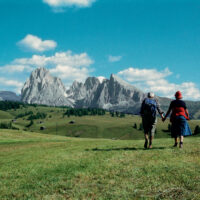 Luigi Ghirri, Alpe di Siusi, Bolzano, 1979 © Eredi di Luigi Ghirri – Museo di
Fotografia Contemporanea, Milano-Cinisello Balsamo.