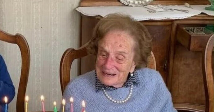 Copertina di È morta a 114 anni Claudia Baccarini, la donna più vecchia d’Italia: si è spenta nella notte di Natale, aveva 10 figli e 50 nipoti