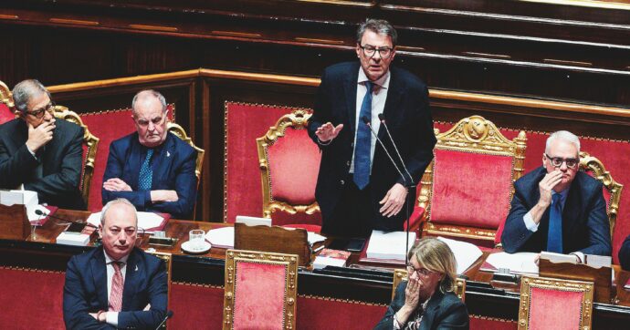 Legge anti-Renzi, Lega contraria. Giorgetti dice: “Io non la capisco”
