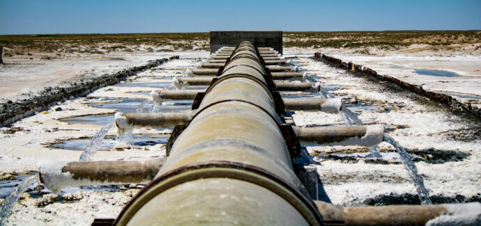 Gas vicino ai 50 euro a 24 ore dalla fine dell’accordo Mosca – Kiev. Per le bollette si annuncia un 2025 di rincari fino al 30%