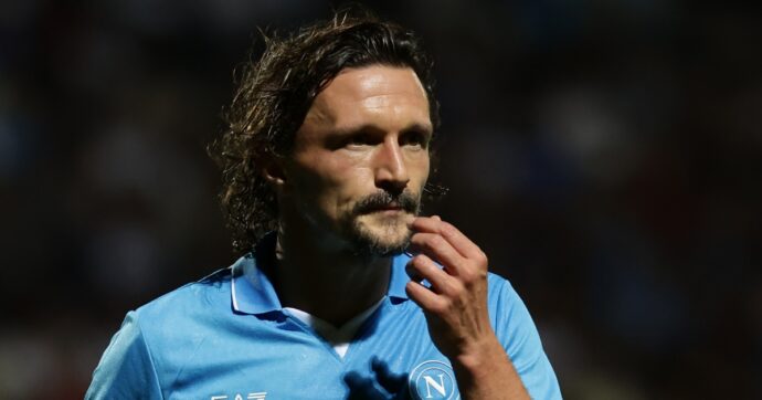 Napoli, ufficiale la risoluzione del contratto di Mario Rui: “Grazie di tutto Maestro”