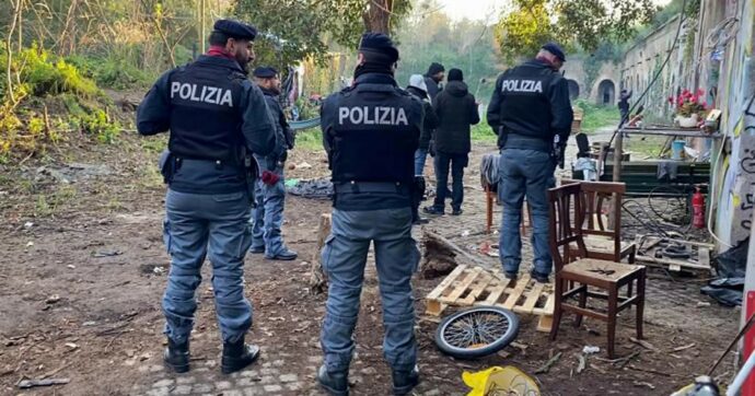 Roma, scontri al centro sociale sgomberato