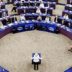 Copertina di Via libera dell’Europa a nuove sanzioni contro la Russia: c’è price cap del petrolio. Raid di Mosca sull’Ucraina