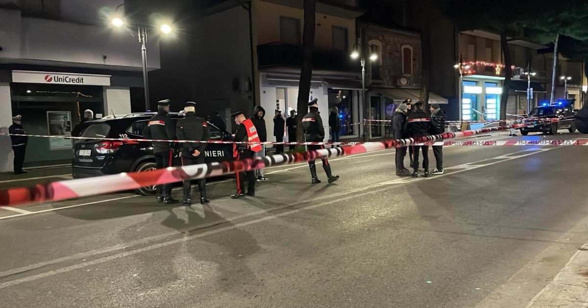 “Lo colpì alle gambe, ma non si fermò”, archiviata l’indagine sul carabiniere che sparò a un uomo che aveva accoltellato 4 passanti “Lo colpì alle gambe, ma non si fermò”, archiviata l’indagine sul carabiniere che sparò a un uomo che aveva accoltellato 4 passanti