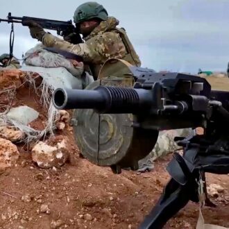 Copertina di La Russia bombarda anche a Capodanno e avanza sempre più