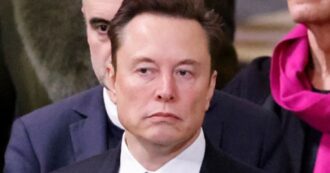 Copertina di Elon Musk cambia nome su X: diventa Kekius Maximus e sceglie come profilo la rana-meme dei suprematisti bianchi