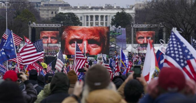 Quattro anni dopo Capitol Hill, l’eversore Trump torna alla Casa Bianca: chi l’avrebbe mai detto?