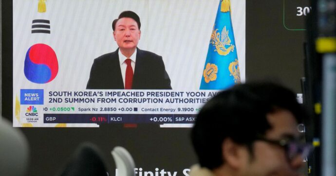 Corea del Sud, ex presidente Yoon scampa all’arresto