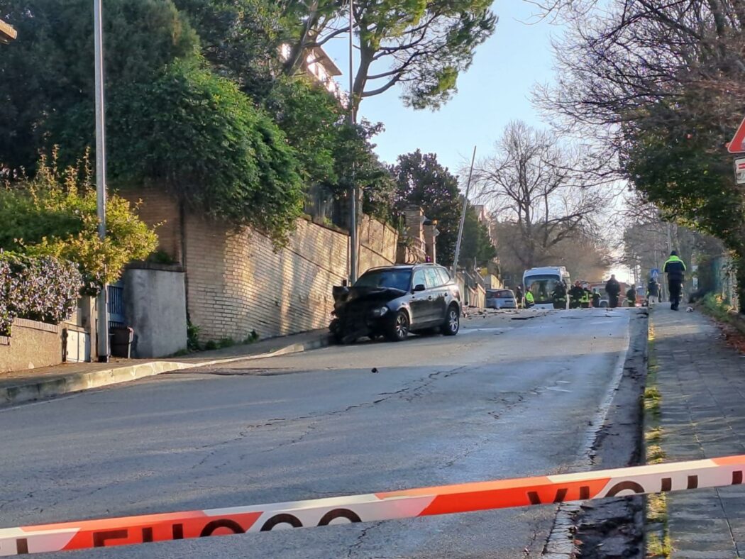 Due pedoni le vittime nell’incidente avvenuto questa mattina in zona Torrette ad Ancona, 4 Gennaio 2025. ANSA/DANIELE CAROTTI