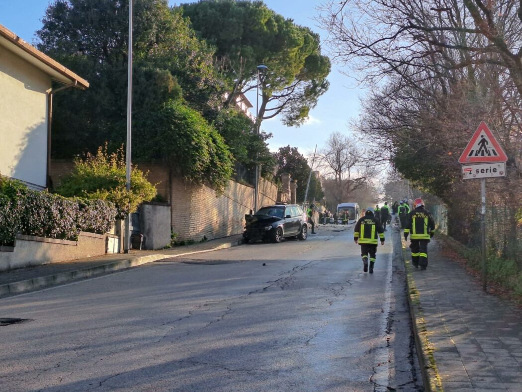 Due pedoni le vittime nell’incidente avvenuto questa mattina in zona Torrette ad Ancona, 4 Gennaio 2025. ANSA/DANIELE CAROTTI