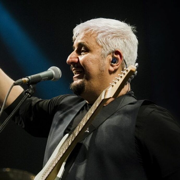 Pino Daniele è morto dieci anni fa, ma la sua mancanza si sente. L’artista che faceva sognare a ritmo di blues: ecco tutte le iniziative per celebrarlo