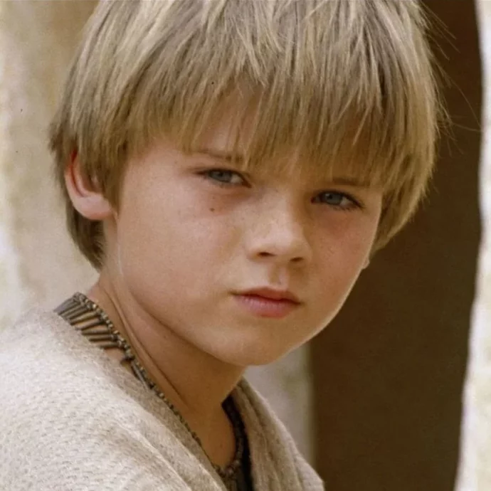 “Soffro di schizofrenia da 15 anni, sono in riabilitazione e con la terapia sto abbastanza bene”: parla Jake Lloyd, l’ex piccolo Anakin Skywalker di Star Wars