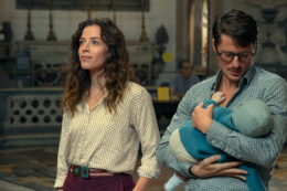 Copertina di “Mica è Colpa Mia” contrappone poveri e ricchi con un risvolto dolceamaro: così Valeria Golino ha prodotto e puntato sul film targato Netflix