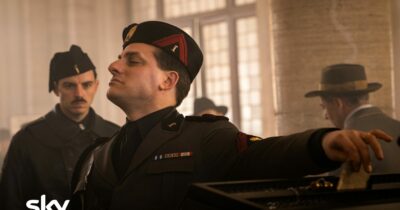 Copertina di Un “discorso alla Nazione” di ‘Benito Mussolini’ a reti (quasi) unificate: la promozione della serie M. Il Figlio del Secolo è senza precedenti