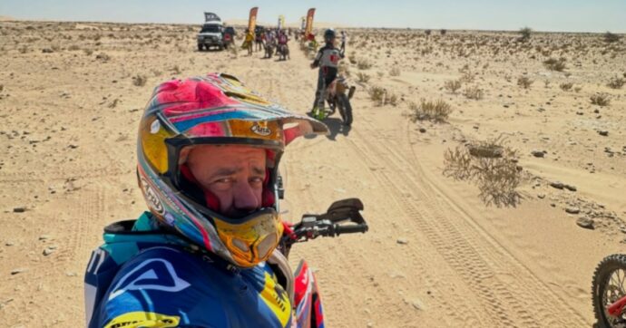 Africa Eco Race, aereo colpisce un camion di rifornimento: ferito Andrea Perfetti, motociclista e caporedattore di moto.it