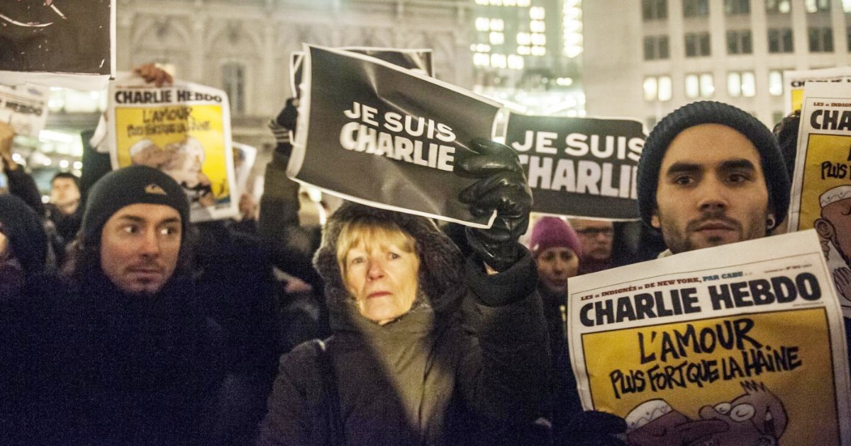 Quel ‘Je suis Charlie’ subito dimenticato. Parlarne dieci anni dopo racconta una sconfitta