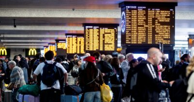 Copertina di Trenitalia denuncia un attacco hacker, violati i dati anagrafici dei passeggeri: “Nessun rischio sugli estremi di pagamento, ma ora attenzione a contatti fraudolenti”
