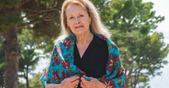 Toy-boy, abusi e terrorismo: le accuse a Ernaux e colleghe