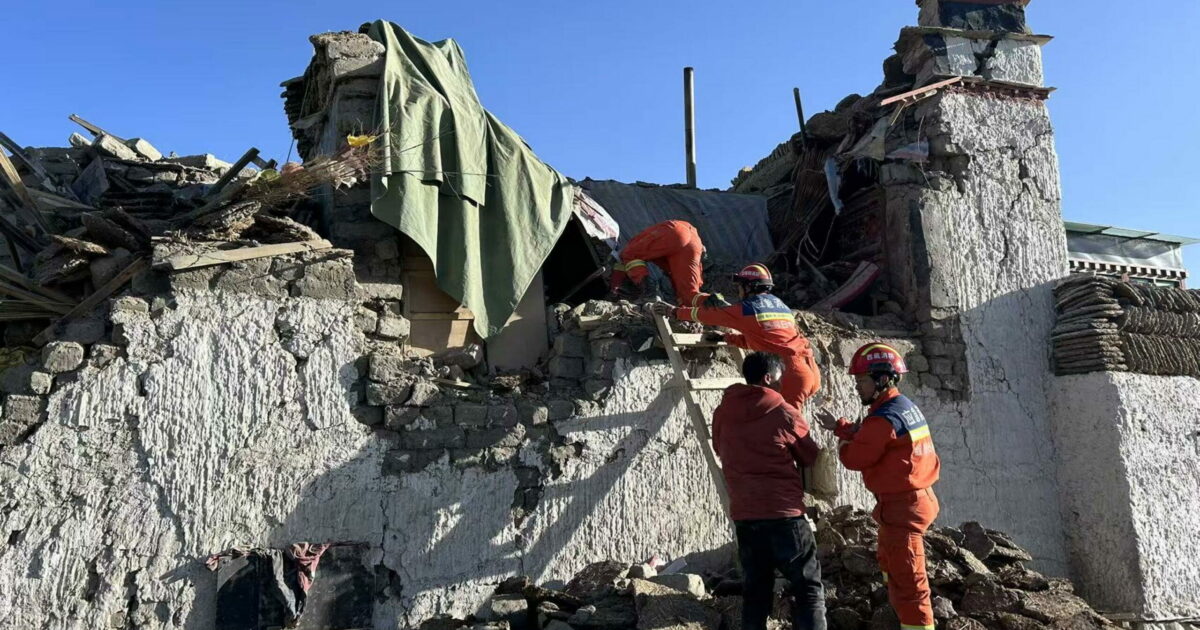 Violento terremoto in Tibet: almeno 53 morti nella scossa di magnitudo 7.1 tra Cina e Nepal, il più forte degli ultimi 5 anni