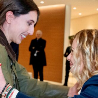 Copertina di Cecilia Sala, il patto con gli Usa e l’Iran: la giornalista è di nuovo a casa