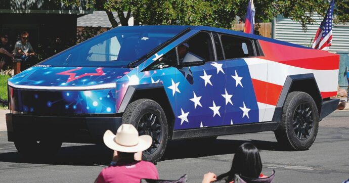 Tesla è ancora regina delle auto elettriche Ma ora c’è pure BYD