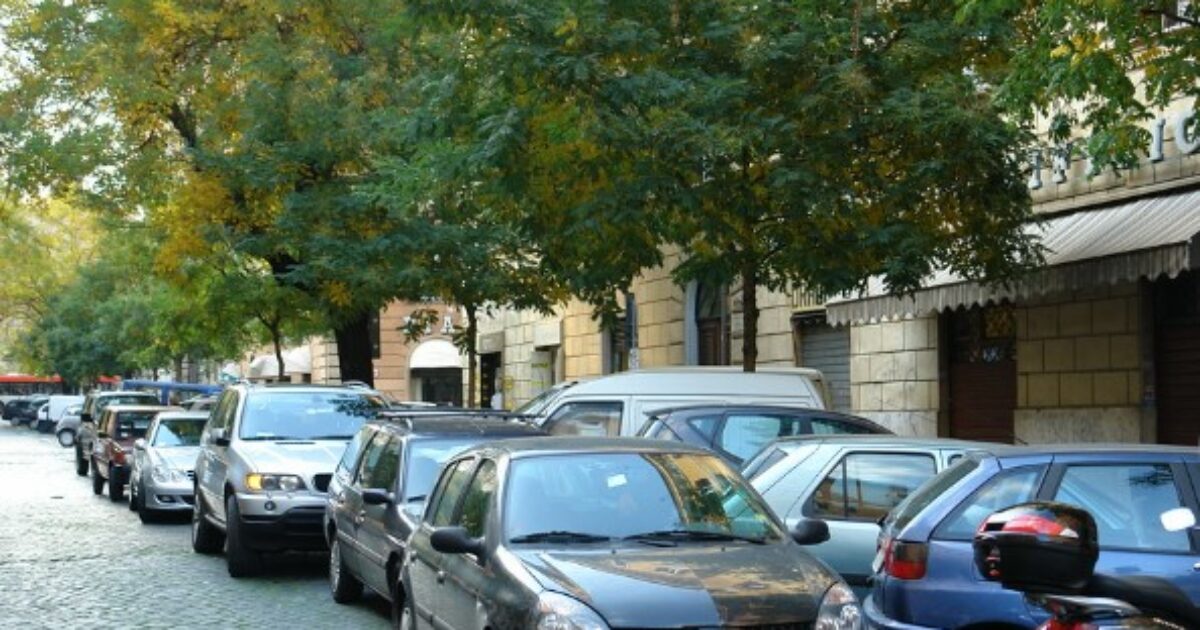 “Sto facendo l’esame di procedura civile, vi prego abbiate pietà”: lo studente non trova parcheggio e lascia un messaggio ai vigili. Avrà funzionato?