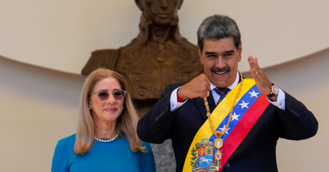 https://st.ilfattoquotidiano.it/wp-content/uploads/2025/01/10/Maduro-giuramento-1050x551.jpg