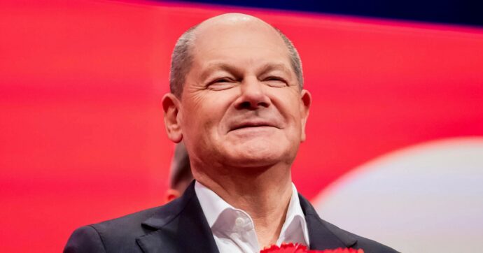 Confermato Scholz, dice: “Ingerenze dagli Usa”