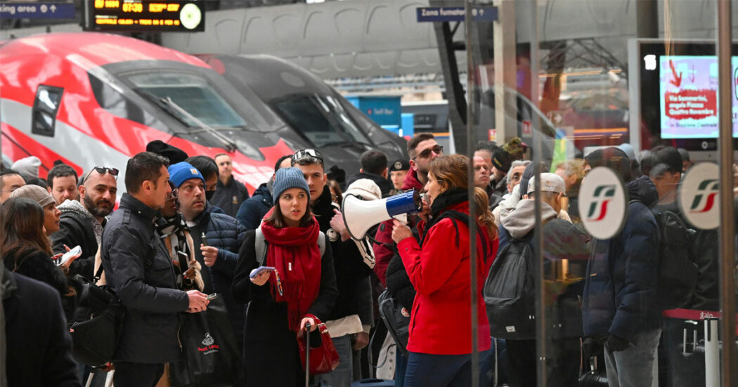 Sciopero per la giornata internazionale della donna: coinvolti treni, aerei e autostrade. Ecco gli orari