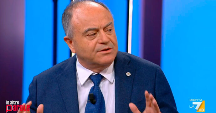 Immigrazione clandestina, 45 arresti a Napoli. Gratteri: “Organizzazione capeggiata da tre avvocati”