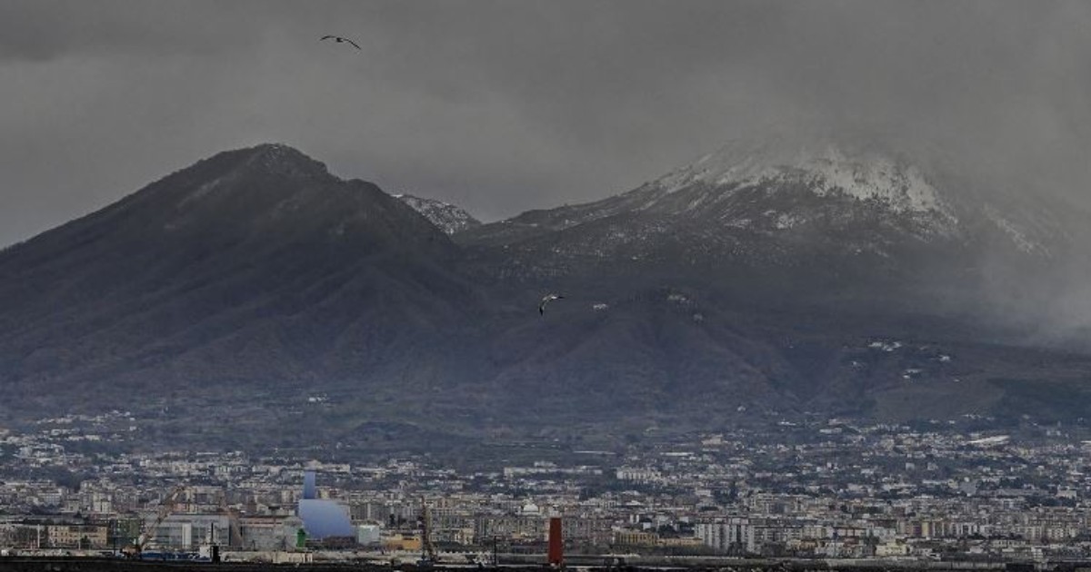 Neve e gelo nel Salernitano, nel Sannio e in Irpinia: domani scuole chiuse in alcuni Comuni. Capri isolata causa forte vento