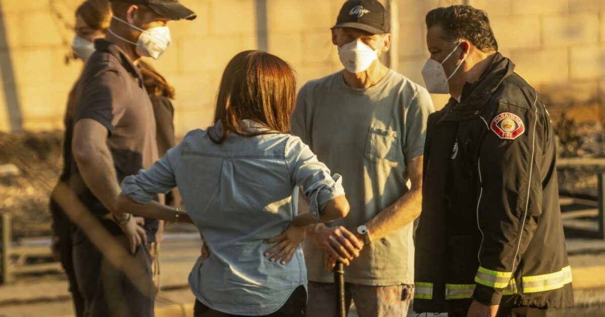 “Sono degli avvoltoi, peggio dei cacciatori di ambulanze”. Harry e Meghan nella bufera: il gesto nel disastro di Los Angeles che fa discutere