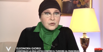 Copertina di “E’ il ‘big killer’ del cancro, è resistente alla chemio e tende a recidivare”: cos’è l’adenocarcinoma, il tumore al pancreas che ha colpito Eleonora Giorgi