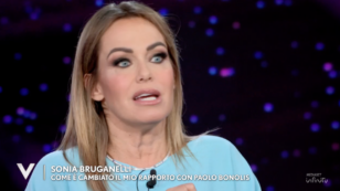 Copertina di Sonia Bruganelli: “Dopo la separazione da Bonolis sto molto meglio, ma credo che stia meglio anche lui. Madonia era nel posto sbagliato al momento sbagliato”