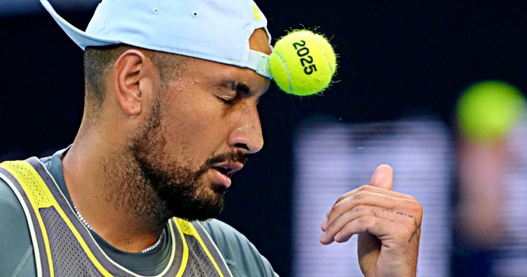 https://st.ilfattoquotidiano.it/wp-content/uploads/2025/01/13/kyrgios-sconfitta-australian-open-1050x551.jpg