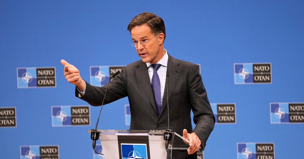 “Tagliare pensioni e sanità per produrre più armi”: ecco la ricetta del segretario della Nato Mark Rutte per ‘proteggere’ l’Europa