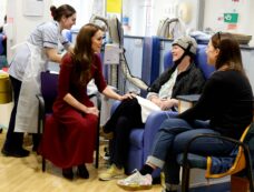 Copertina di La principessa Kate è “in remissione” dal cancro, l’annuncio su X dopo una visita all’ospedale