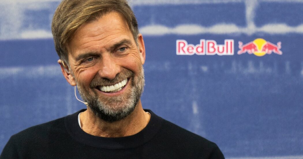 https://st.ilfattoquotidiano.it/wp-content/uploads/2025/01/14/klopp-red-bull-1050x551.jpg