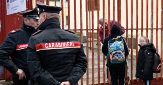 Copertina di Violenza sessuale, arrestata prof pestata da genitori