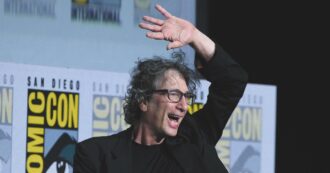Copertina di Neil Gaiman, otto donne lo accusano di violenze sessuali
