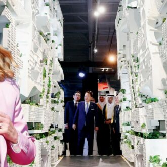 Copertina di Giorgia va da Bin Salman e gli porta i 3 mld di Sace