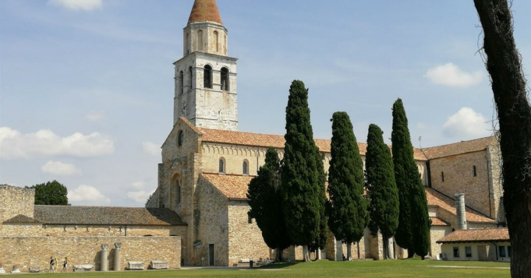 https://st.ilfattoquotidiano.it/wp-content/uploads/2025/01/15/aquileia-1200-1050x551.jpg