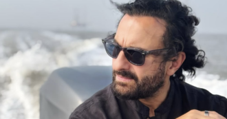 Copertina di Un uomo entra in casa dell’attore e durante una rissa lo accoltella: “Operato d’urgenza a causa di una grave lesione al midollo spinale” il volto di Bollywood Saif Ali Khan