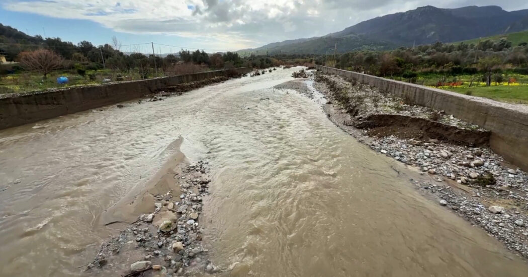 https://st.ilfattoquotidiano.it/wp-content/uploads/2025/01/18/ReggioCalabria-1050x551.jpg