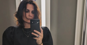 “I miei genitori facevano orge in casa, poi mi volevano vergine al matrimonio. Quando ho lasciato i Testimoni di Geova mi hanno ‘cancellata’”: la storia di Martina Pucciarelli