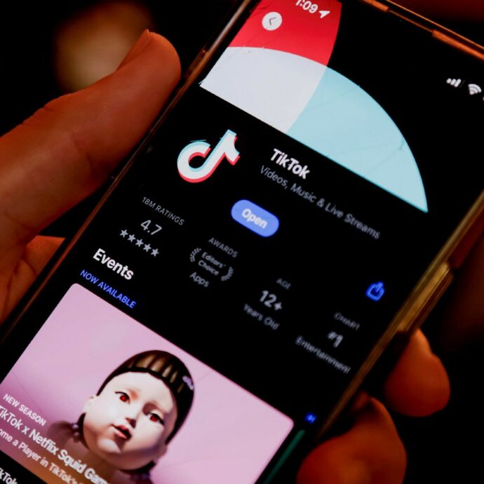 Alla ricerca spasmodica di like e dipendenti da social e influencer: ecco l’identikit dei teenager italiani nel 2025