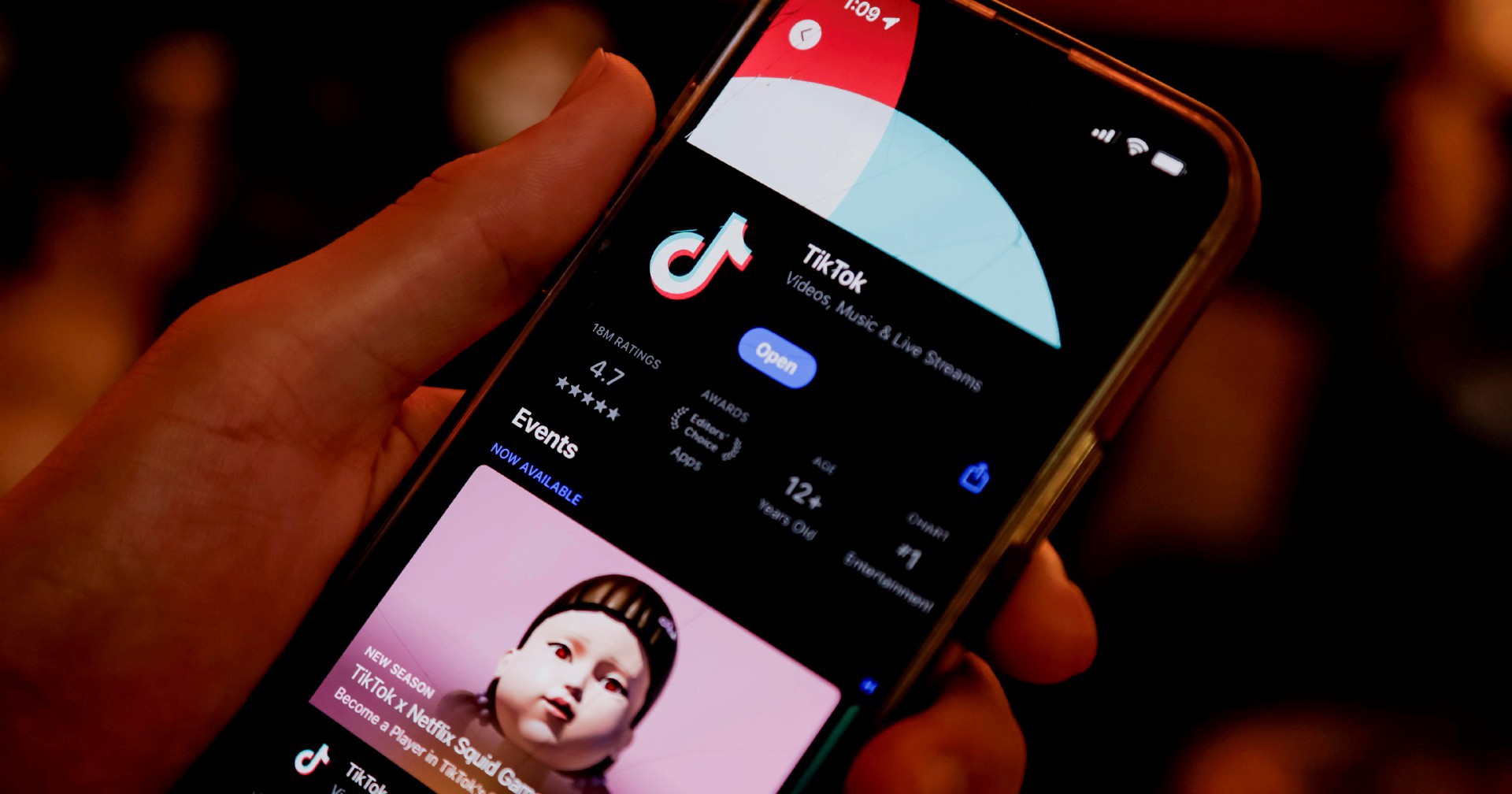 Alla ricerca spasmodica di like e dipendenti da social e influencer: ecco l’identikit dei teenager italiani nel 2025 Alla ricerca spasmodica di like e dipendenti da social e influencer: ecco l’identikit dei teenager italiani nel 2025