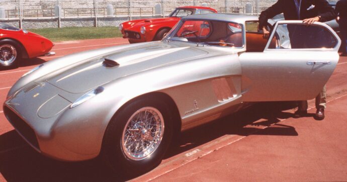 Milano, sequestrata la Ferrari che Rossellini regalò a Bergman